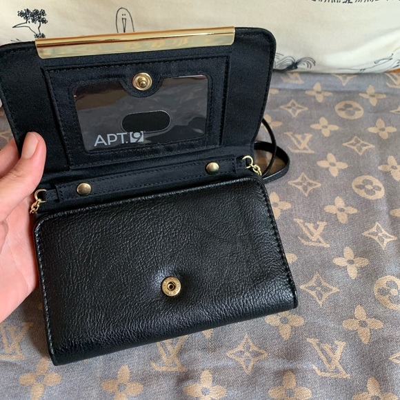 APT.9 mini cross body wallet π€β€οΈ - Picture 3 of 5